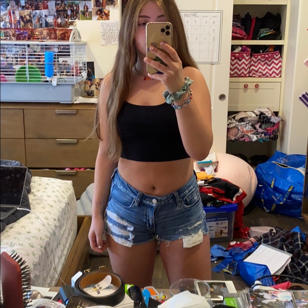 AE size 4 next level stretch shorts